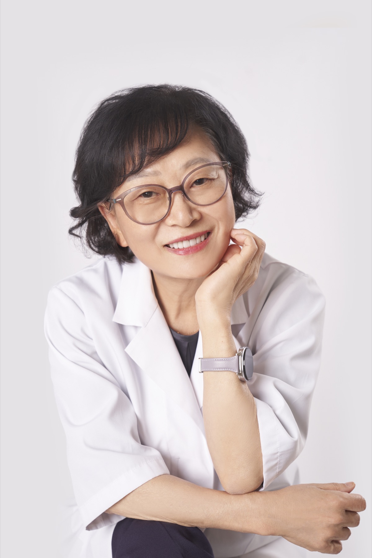 강경자 원장 — 39년 진료, 심리학 박사